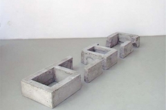 Beton, Maße ca. 20 × 300 × 45 cm³, 1998