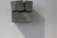 O.T., Beton, Maße ca. 15 × 15 × 15 cm³, 2005